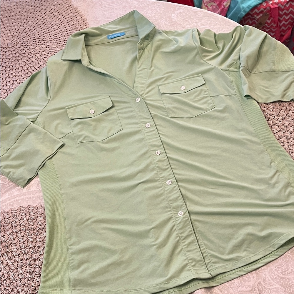 J. McLaughlin Light Green Button-Down Shirt Size Large in EUC